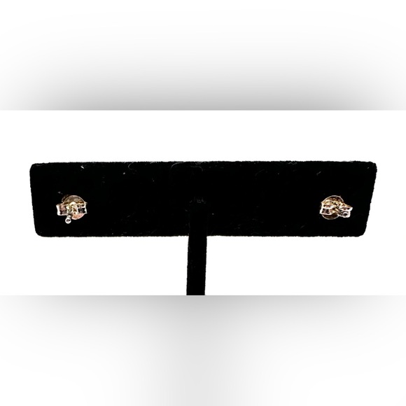 925 Silver Stud Earrings, Great Preowned Condition - Picture 4 of 9